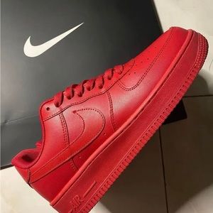 Nike airforce 1 red